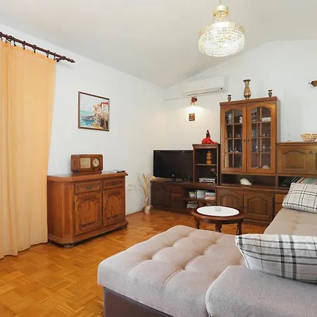 Apartment With A Parking Space Seget Vranjica, - 11273