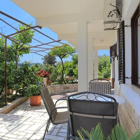 With Parking Space Seget Vranjica, - 11273 דירה