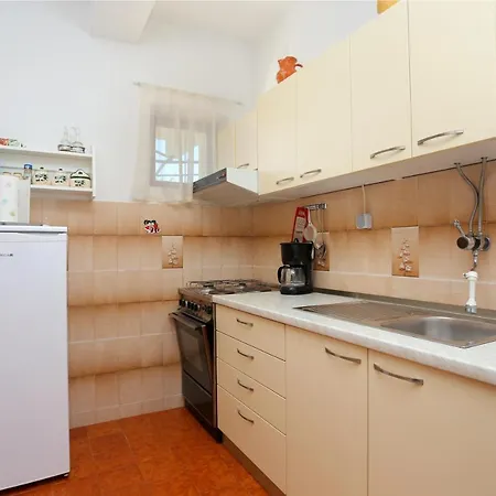 With Parking Space Seget Vranjica, - 11273 דירה טרוגיר