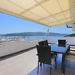 With Parking Space Seget Vranjica, - 11273 Appartamento Traù